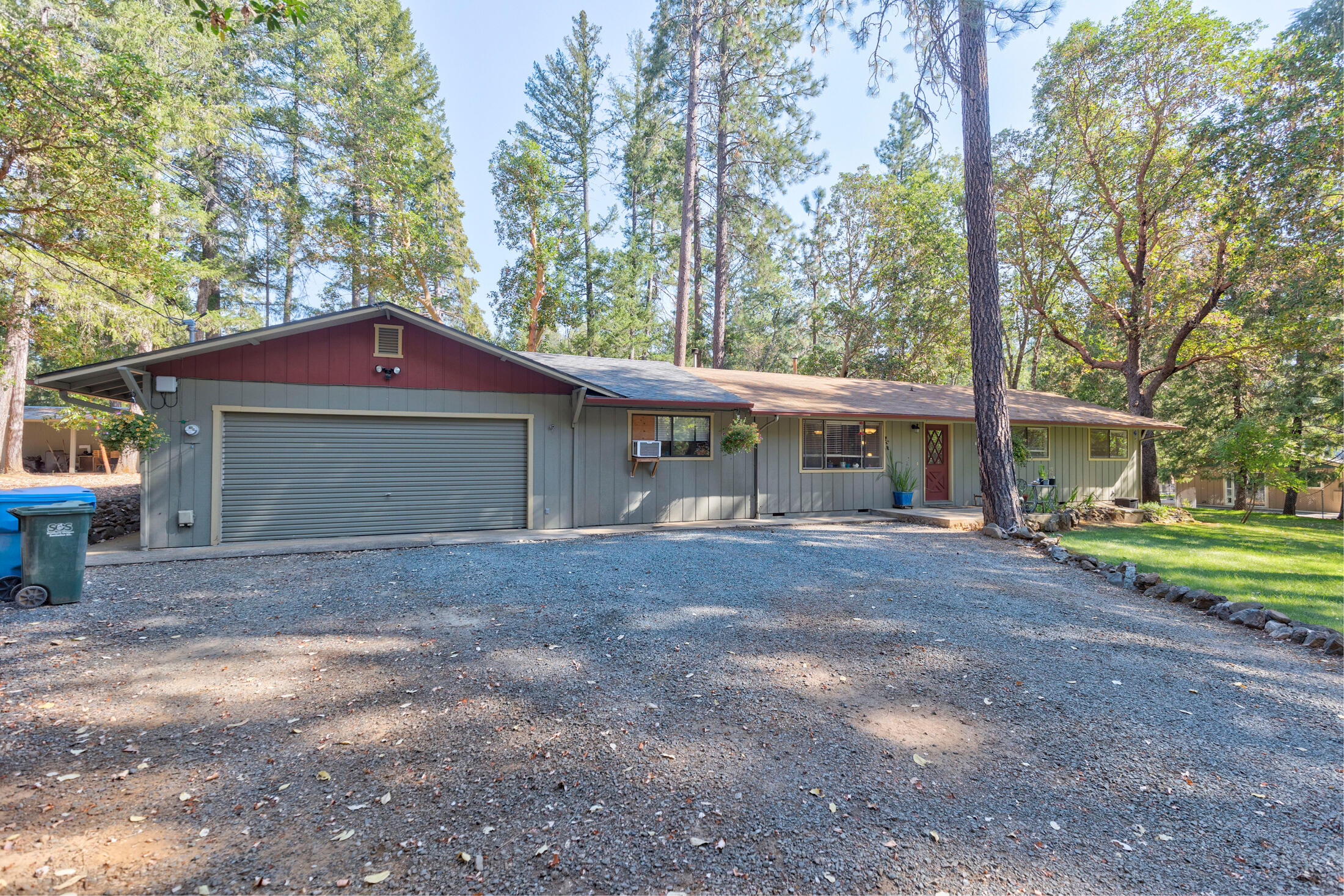 1740 Queens Branch Road Rogue River, OR 97537 - Photo 5 of 42 qb005