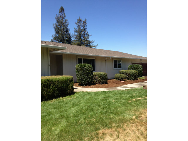 2370 Scarlet Road Gilroy, CA 95020 - Photo 3 of 10 a view of a house with backyard and garden