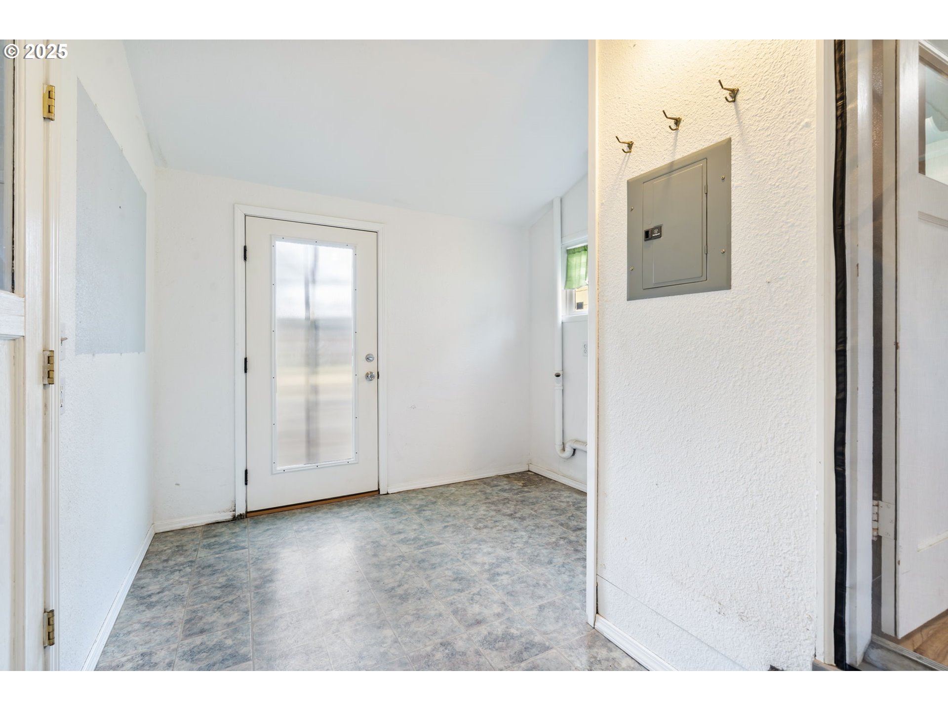 4182 Auburn Road Northeast Salem, OR 97301 - Photo 33 of 46 Gallery Image 33
