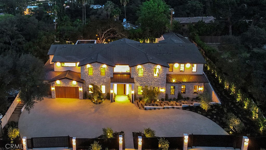 16708 Huerta Road Encino, CA 91436 - Photo 3 of 72 Gallery Image 3
