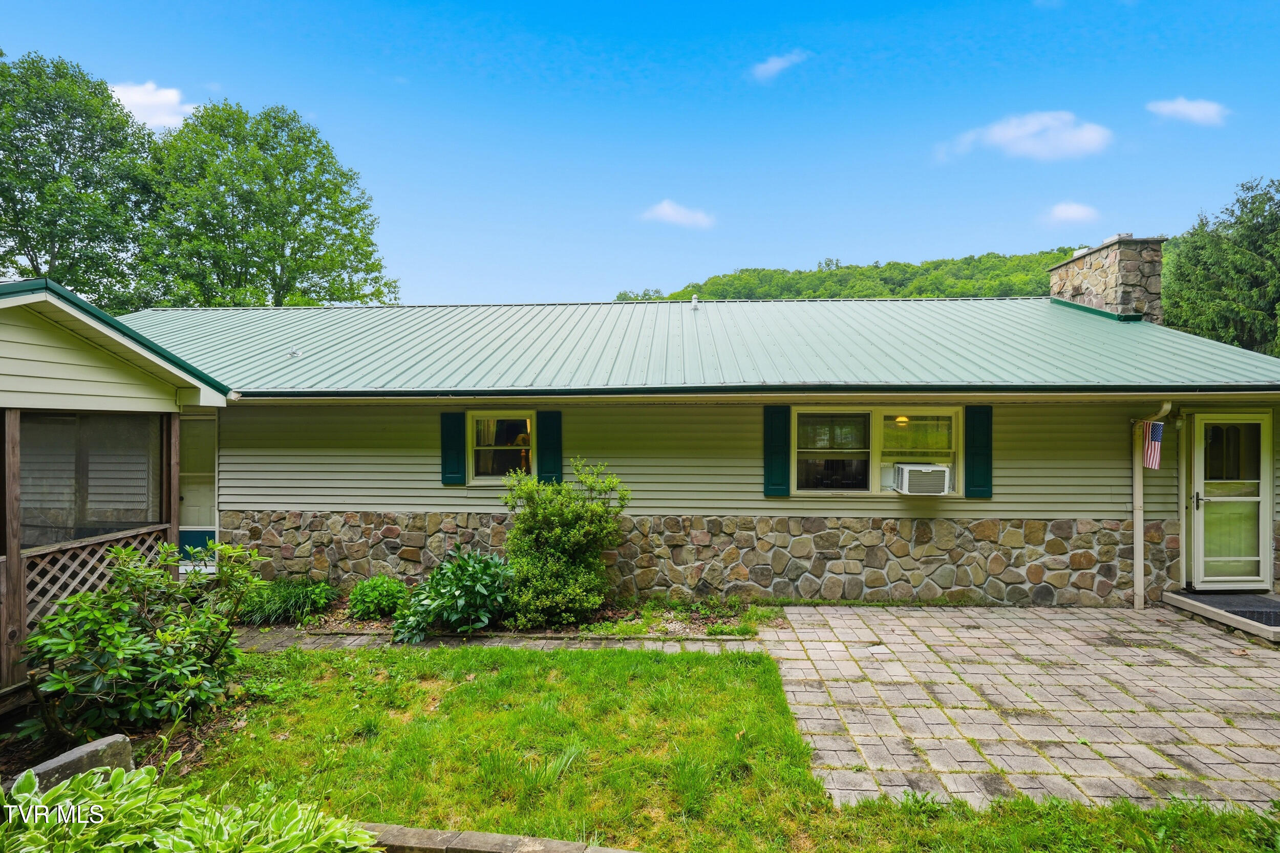 5100 Chandler Road Big Stone Gap, VA 24219 - Photo 28 of 42 30_5100 chandler rd-40