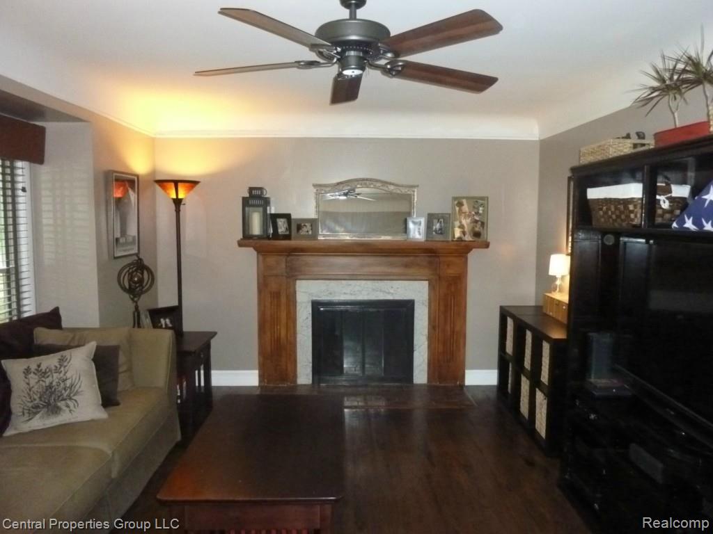 79 Maplefield Road Pleasant Ridge, MI 48069 - Photo 3 of 41