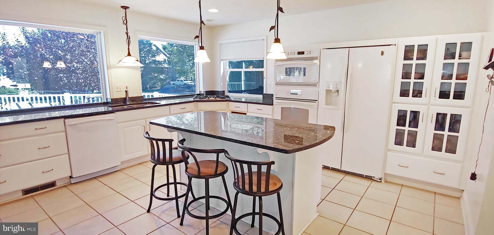 17451 Poplar Street Piney Point, MD 20674 - Photo 16 of 67 Island with Breakfast Bar