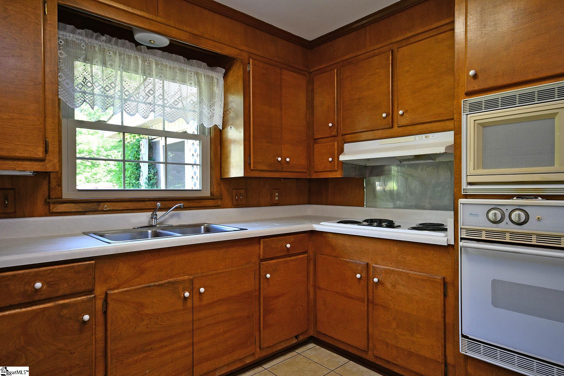 505 McAlister Road Easley, SC 29642 - Photo 12 of 36 Gallery Image 12