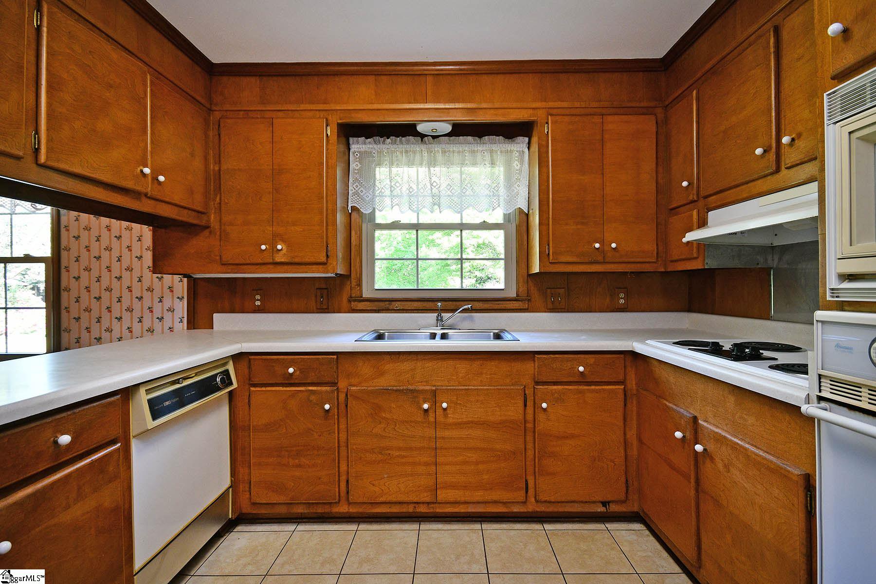 505 McAlister Road Easley, SC 29642 - Photo 10 of 36 Gallery Image 10