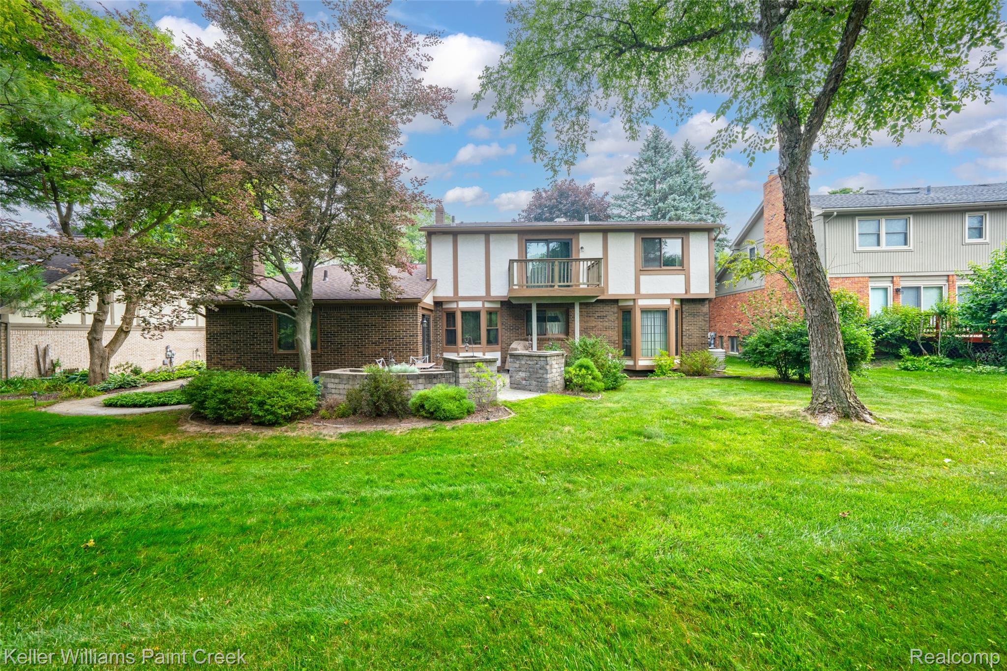 1077 Maple Leaf Drive Rochester, MI 48309 - Photo 6 of 60 1077 Maple Leaf Dr RHills EXT-8.jpg