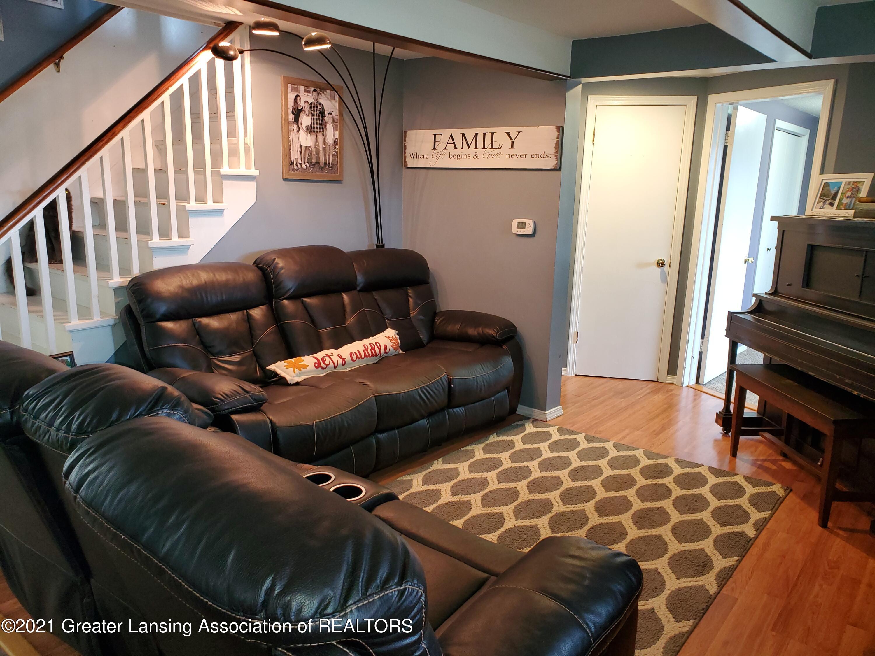 525 Lyons Road Portland, MI 48875 - Photo 3 of 38 20211101_143956