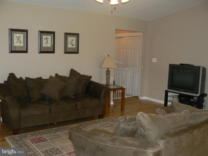 4 Maple Stream Road East Windsor, NJ 08520 - Photo 3 of 19 Living Room