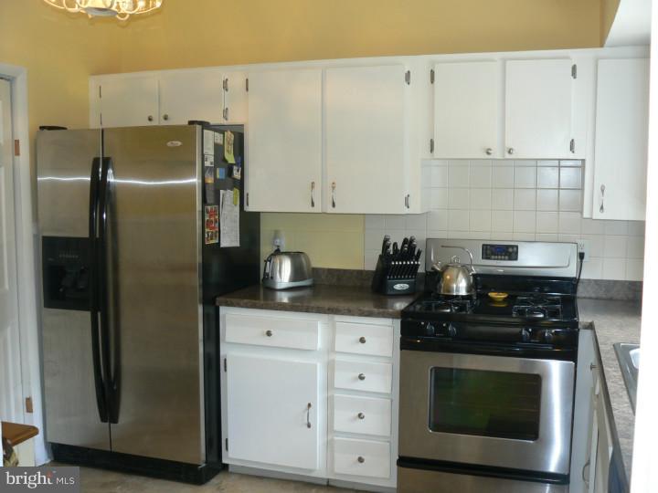 4 Maple Stream Road East Windsor, NJ 08520 - Photo 5 of 19 Kitchen