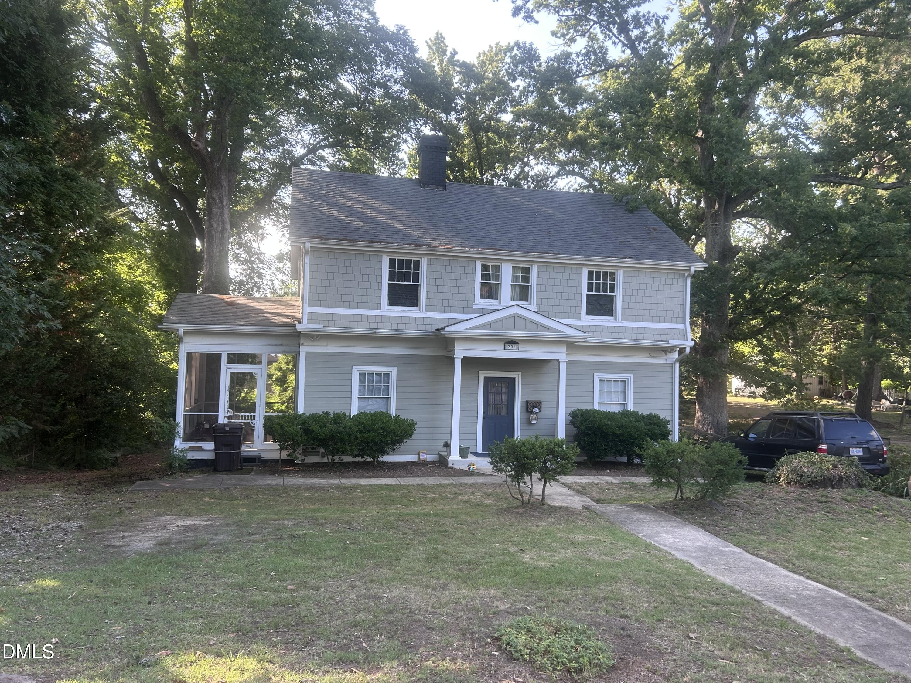 202 Barnett Avenue Roxboro, NC 27573 - Photo 2 of 20 IMG_4338