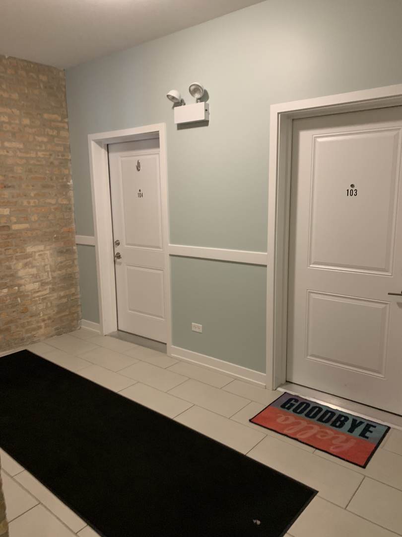 6125 North Clark Street, Unit 104 Chicago, IL 60660 - Photo 24 of 25 a view of a closet area