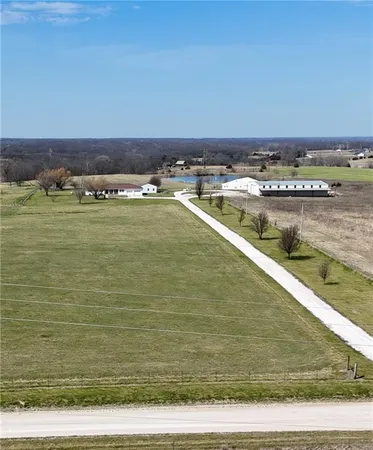 $310,000 | 1391 County Road 2470, Huntsville, MO 65259
