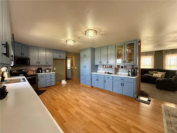 $310,000 | 1391 County Road 2470, Huntsville, MO 65259