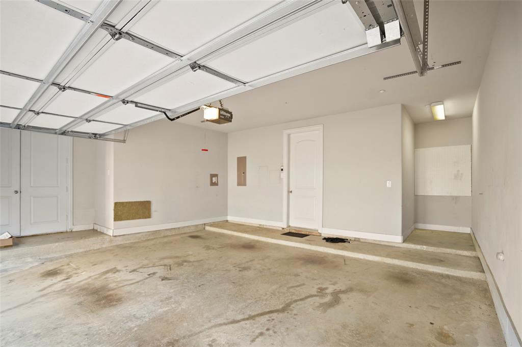 6748 Plaza Via Irving, TX 75039 - Photo 25 of 31 a view of an empty room