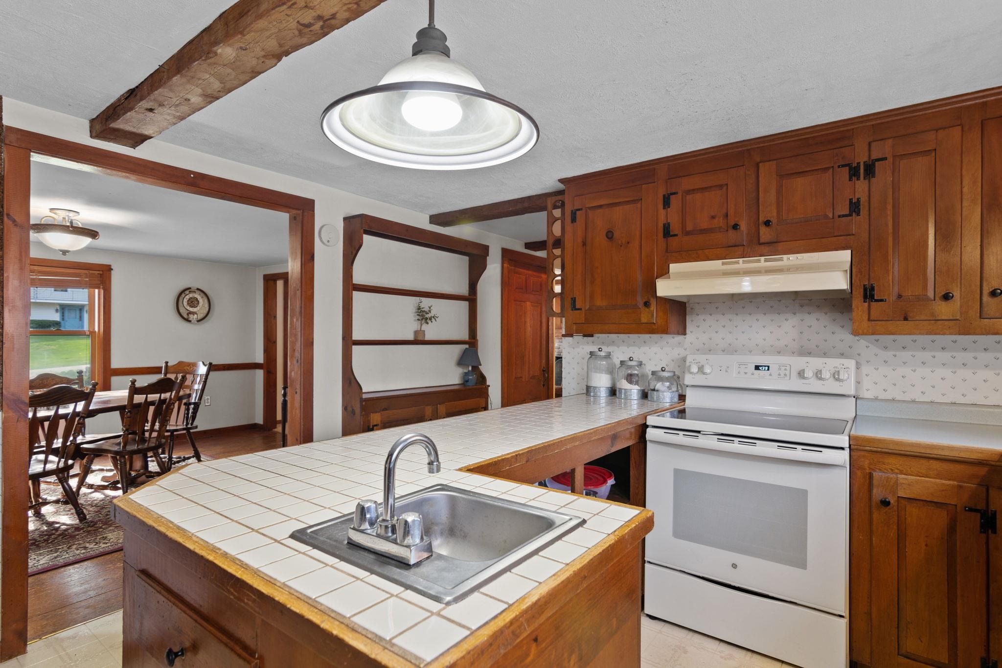 245 Juniper Ridge Henniker, NH 03242 - Photo 8 of 38 Gallery Image 8