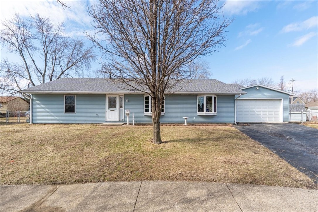 2457 South Marquette Court Decatur, IL 62521 - Photo 1 of 24