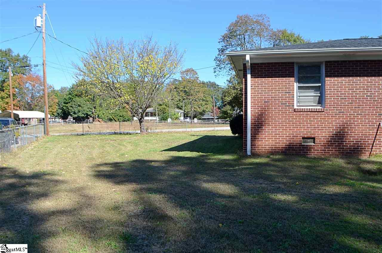 22 Ray Street Greenville, SC 29611 - Photo 17 of 20