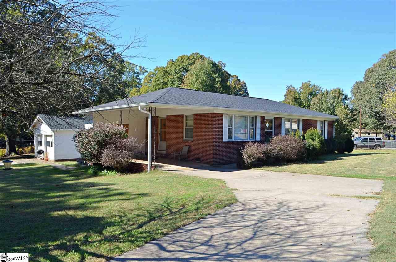 22 Ray Street Greenville, SC 29611 - Photo 3 of 20