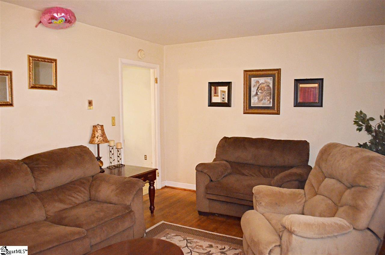 22 Ray Street Greenville, SC 29611 - Photo 6 of 20