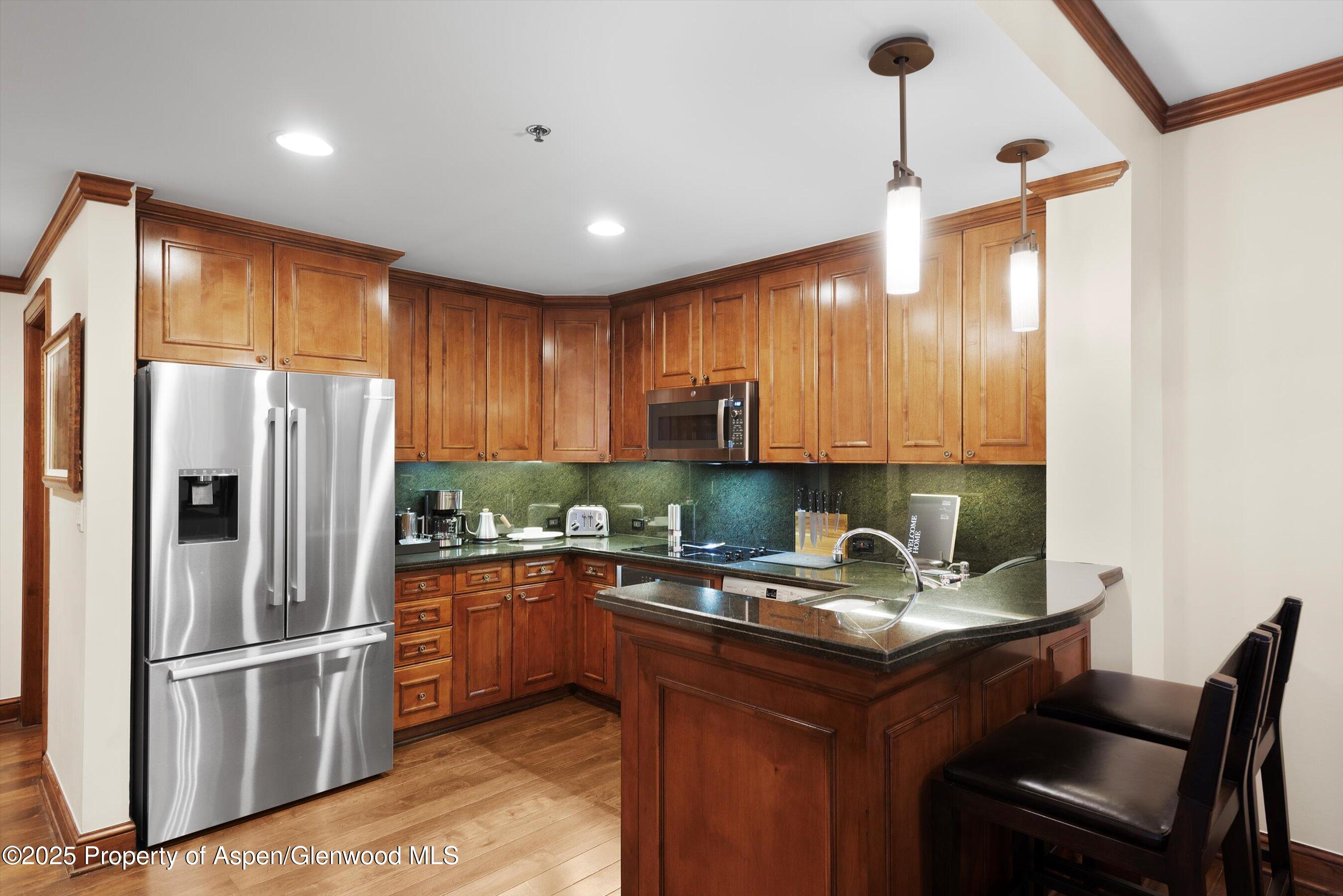 39 Boomerang Road, Unit 8411/ WINTER INTEREST 14 Aspen, CO 81611 - Photo 7 of 21 07-39BoomerangRd8411_250520007
