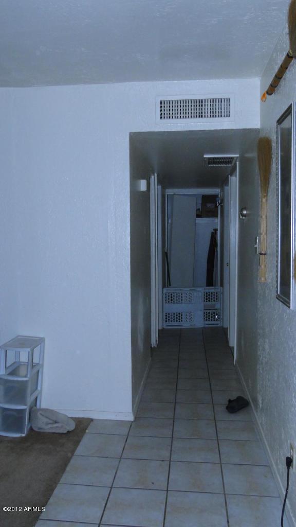 1601 West Vineyard Road Phoenix, AZ 85041 - Photo 4 of 21 DSC06544