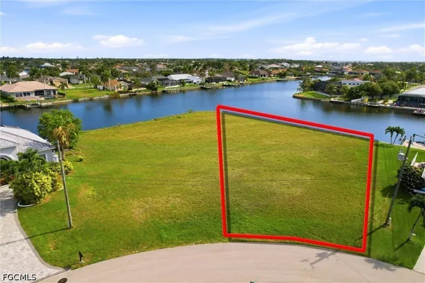 $399,997 | 3021 Southwest 27th Place, Cape Coral, FL 33914