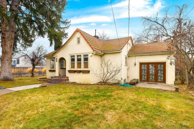 $473,000 | 2305 South Gekeler Lane, Boise, ID 83706