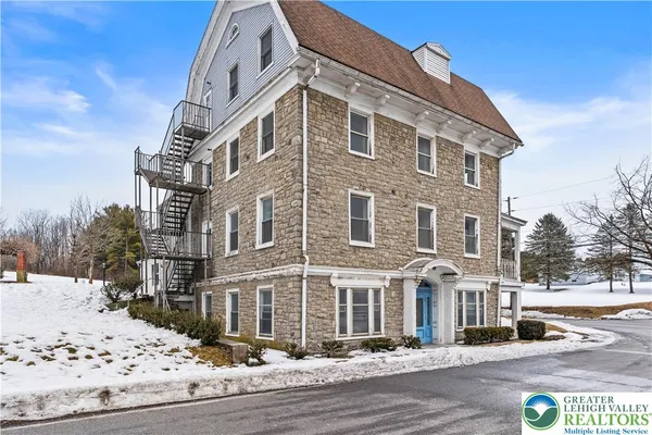 $1,250,000 | 384 Evansville Road, Fleetwood, PA 19522