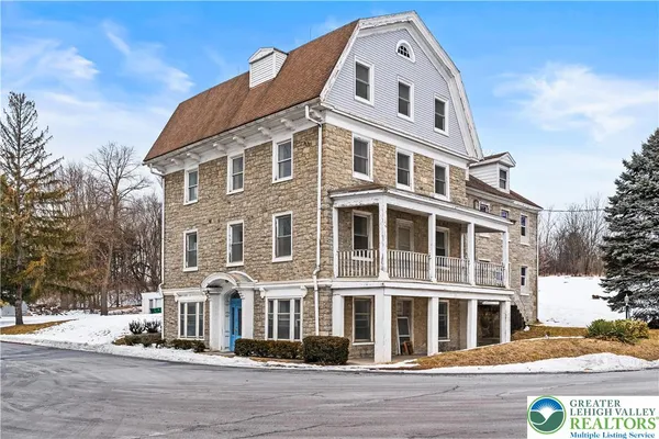 $1,250,000 | 384 Evansville Road, Fleetwood, PA 19522