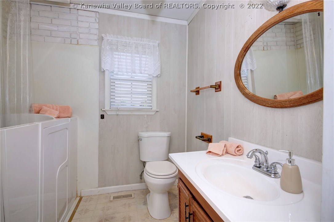 2122 Buffalo Road Buffalo, WV 25033 - Photo 16 of 28 Gallery Image 16