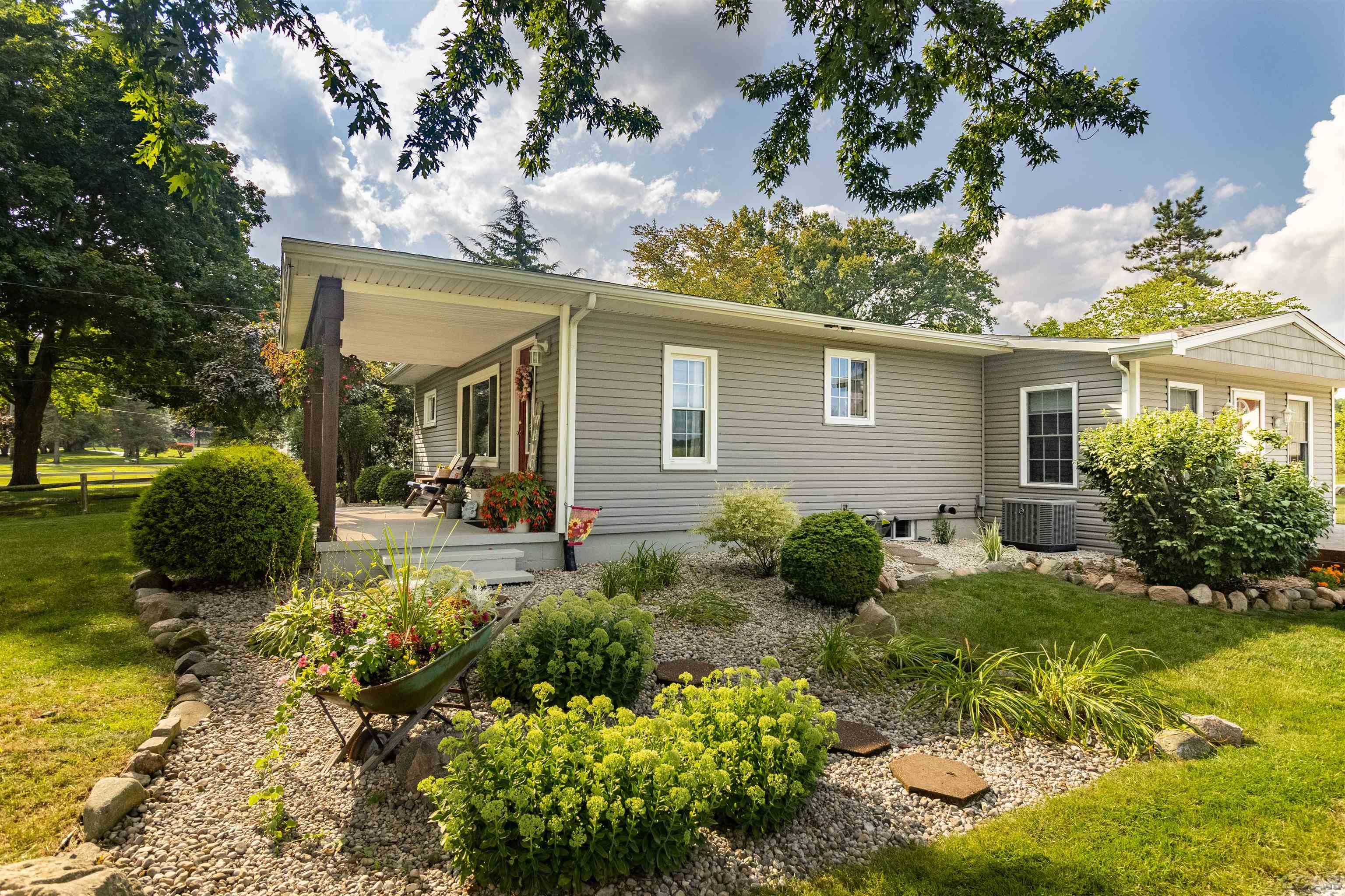 2816 Sharp Road Adrian, MI 49221 - Photo 5 of 58