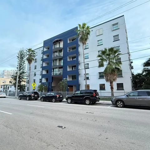 $2,200 | 546 Southwest 1st Street, Unit 403, Miami, FL 33130