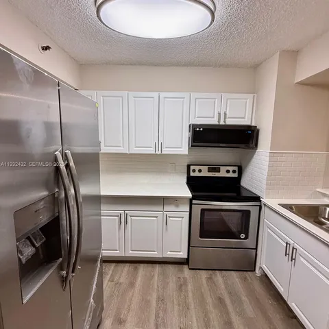 $2,200 | 546 Southwest 1st Street, Unit 403, Miami, FL 33130