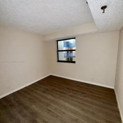 $2,200 | 546 Southwest 1st Street, Unit 403, Miami, FL 33130