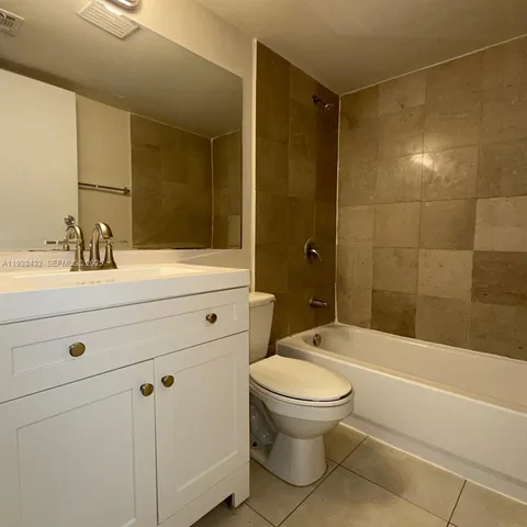 $2,200 | 546 Southwest 1st Street, Unit 403, Miami, FL 33130