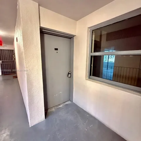 $2,200 | 546 Southwest 1st Street, Unit 403, Miami, FL 33130