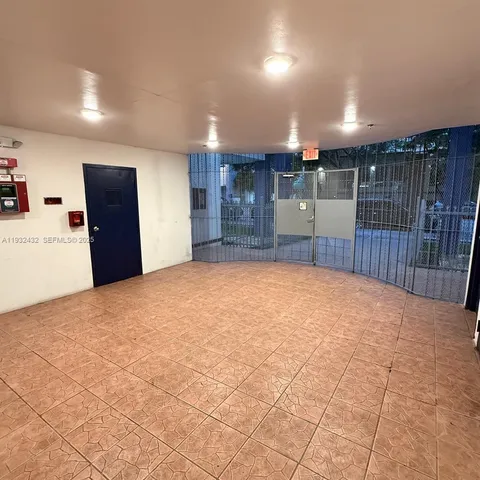 $2,200 | 546 Southwest 1st Street, Unit 403, Miami, FL 33130