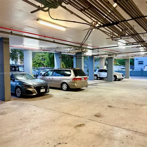 $2,200 | 546 Southwest 1st Street, Unit 403, Miami, FL 33130