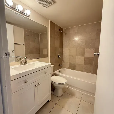 $2,200 | 546 Southwest 1st Street, Unit 403, Miami, FL 33130