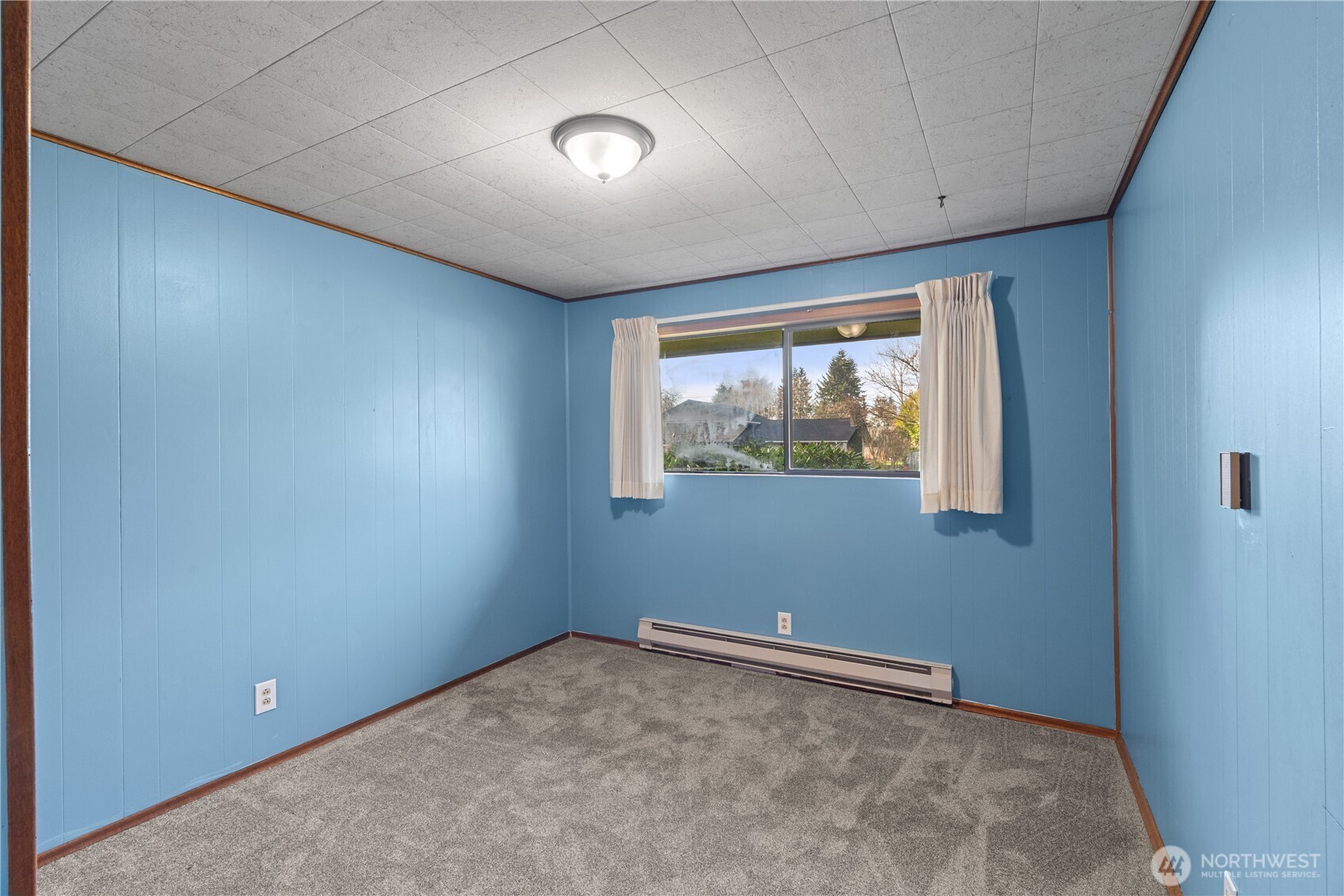 214 Talbot Street North Montesano, WA 98563 - Photo 20 of 40 a view of an empty room with a window