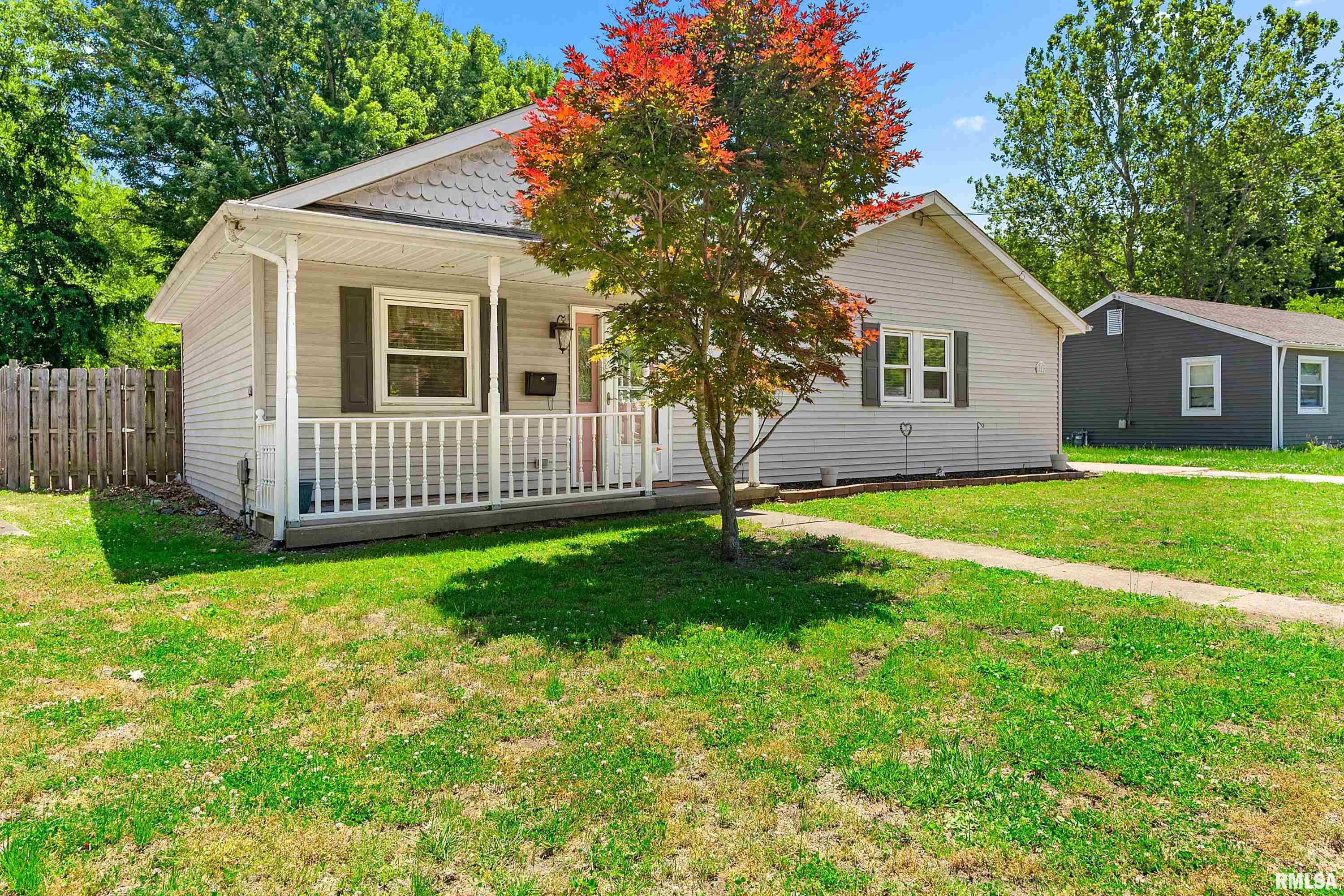 217 Frontenac Road Marquette Heights, IL 61554 - Photo 4 of 39