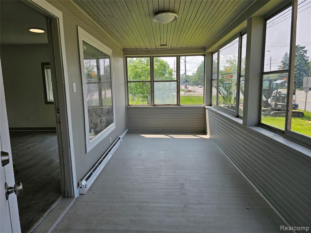 1073 West Bristol Road Flint, MI 48507 - Photo 12 of 24 Gallery Image 12