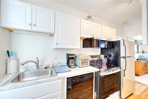 $359,000 | 539 Lloyd Avenue, Unit 8, Providence, RI 02906