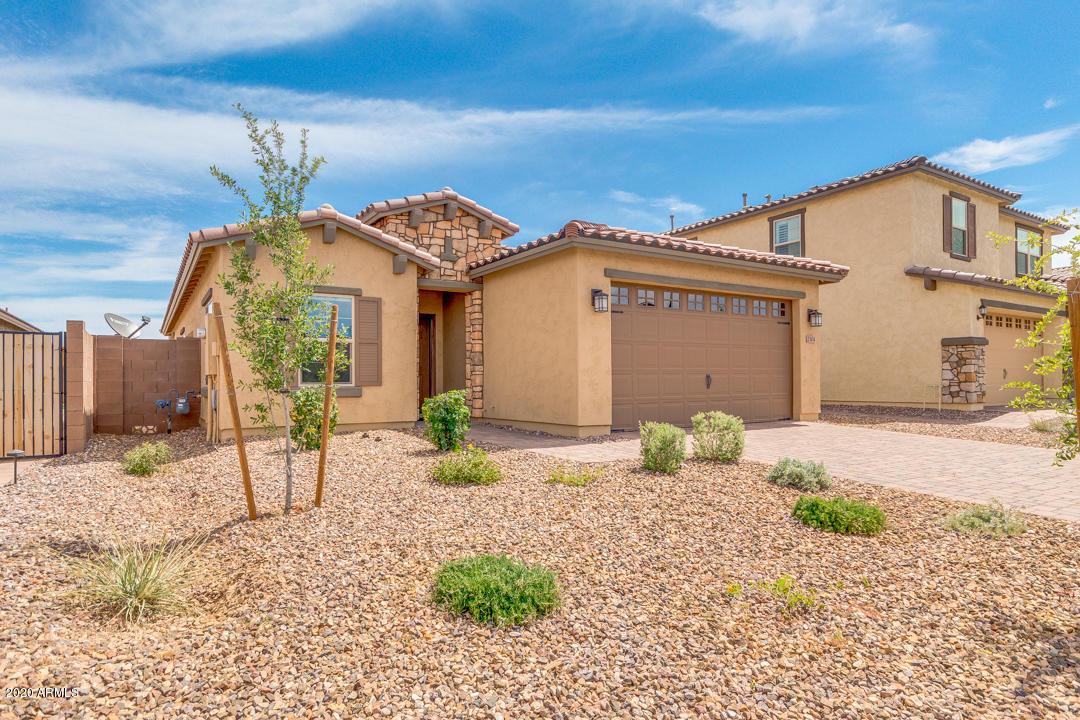 2304 East Mewes Road Gilbert, AZ 85298 - Photo 1 of 60 03-Mews