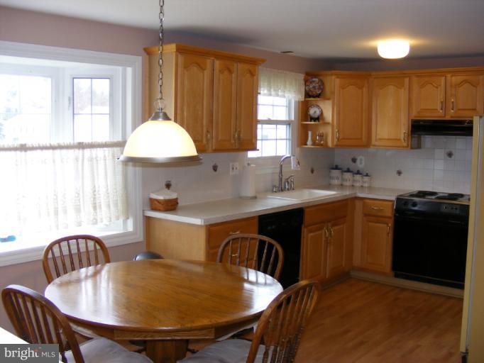9215 Bowline Road Nottingham, MD 21236 - Photo 14 of 17 Eat in Kitchen Area