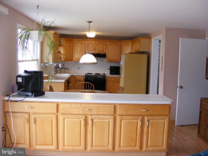 9215 Bowline Road Nottingham, MD 21236 - Photo 16 of 17 Kitchen # 2