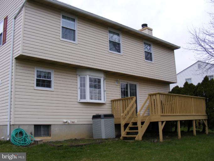 9215 Bowline Road Nottingham, MD 21236 - Photo 6 of 17 Exterior (Rear)