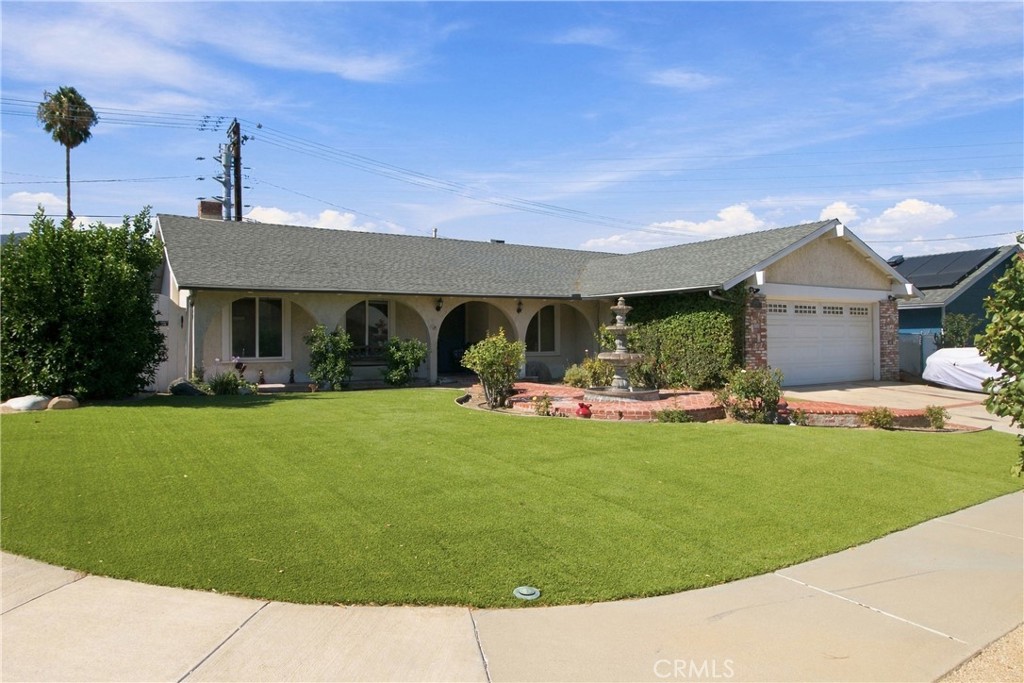 24701 Fourl Road Newhall, CA 91321 - Photo 3 of 42 Gallery Image 3