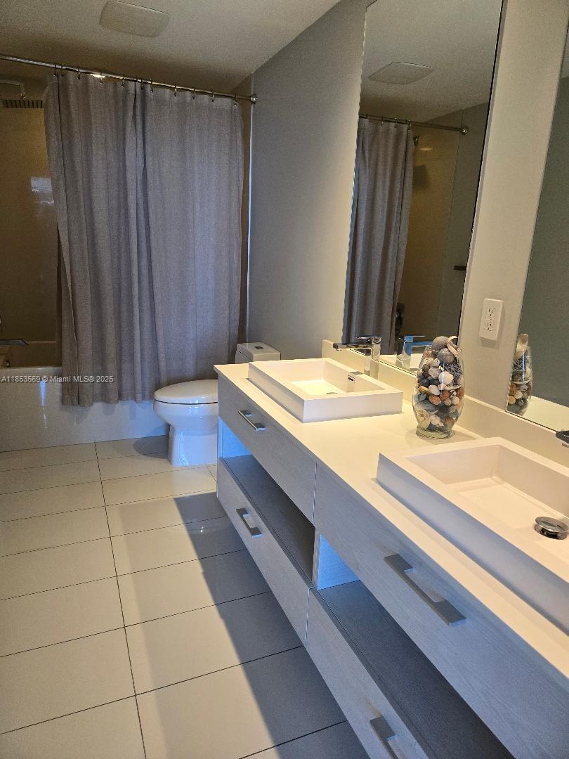 45 Southwest 9th Street, Unit 2602 Miami, FL 33130 - Photo 3 of 7 Gallery Image 3