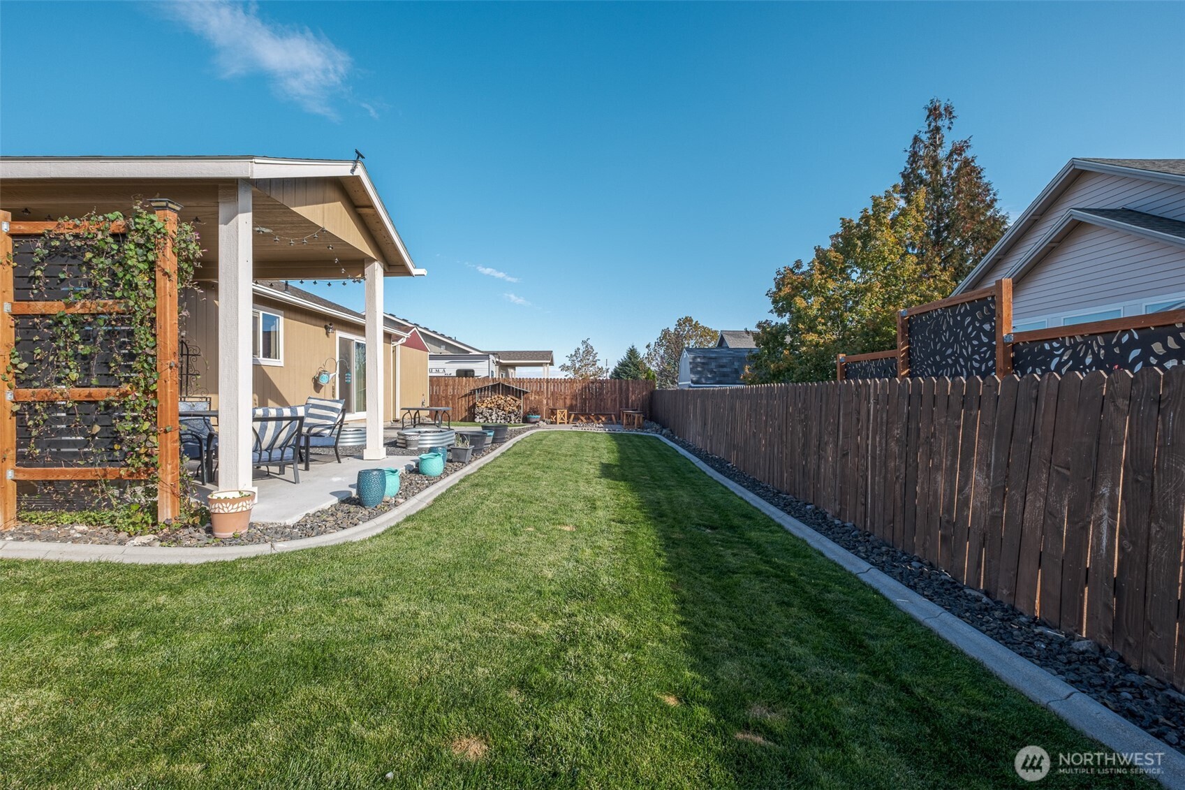 52 Linda Ridge Loop Ephrata, WA 98823 - Photo 26 of 40 a view of a yard in front of house